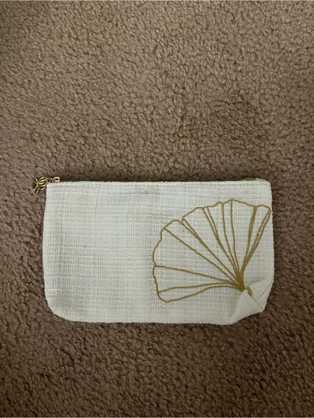Sisley Shell Pouch - Picture 1 of 4